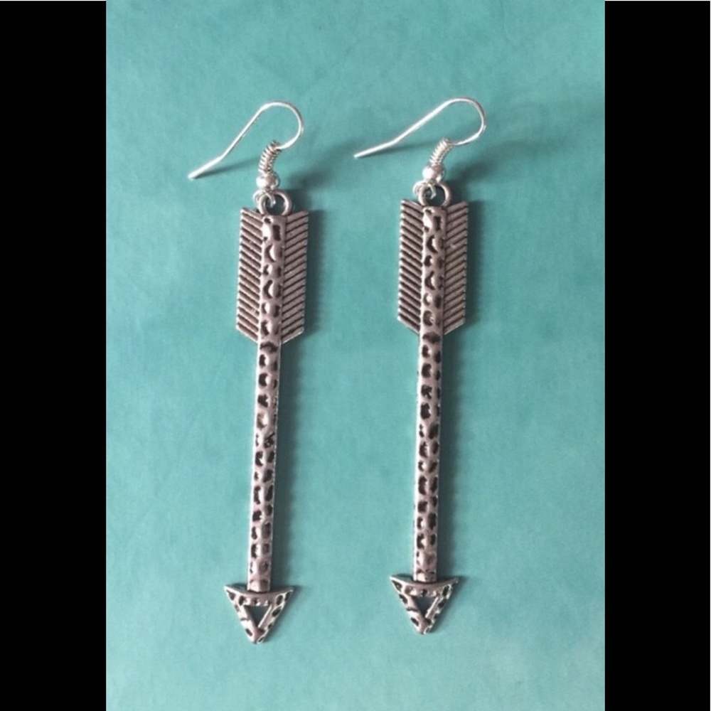 SILVER ARROW EARRINGS PRICE IS WHEN ADDED to a BUNDLE 02 or MORE ITEMS 2 3/4”